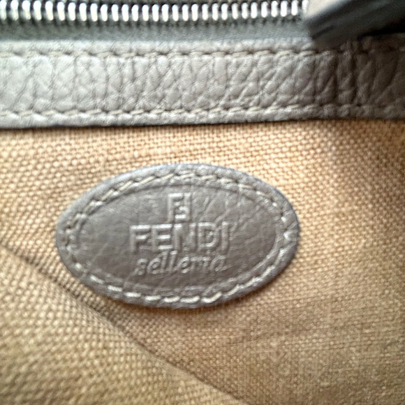 FENDI Vintage Selleria Grey/Silver Leather Crossbody Bag - Picture 14 of 15